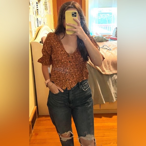 American Eagle Floral Cropped Blouse - Picture 1 of 1